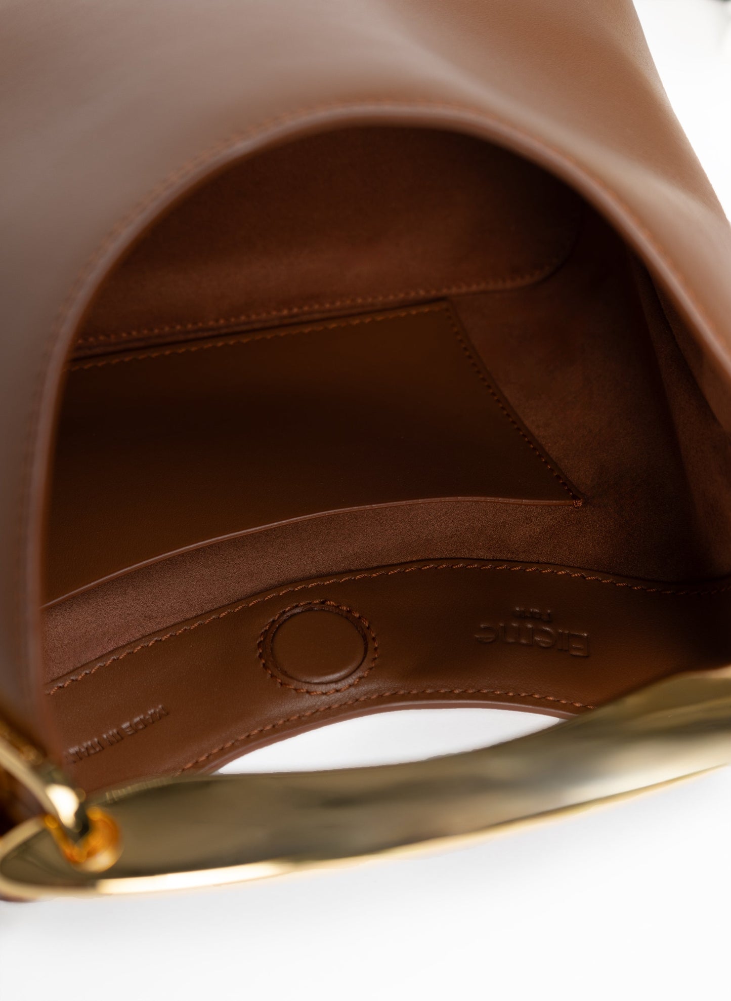 Small Boomerang Leather Cognac