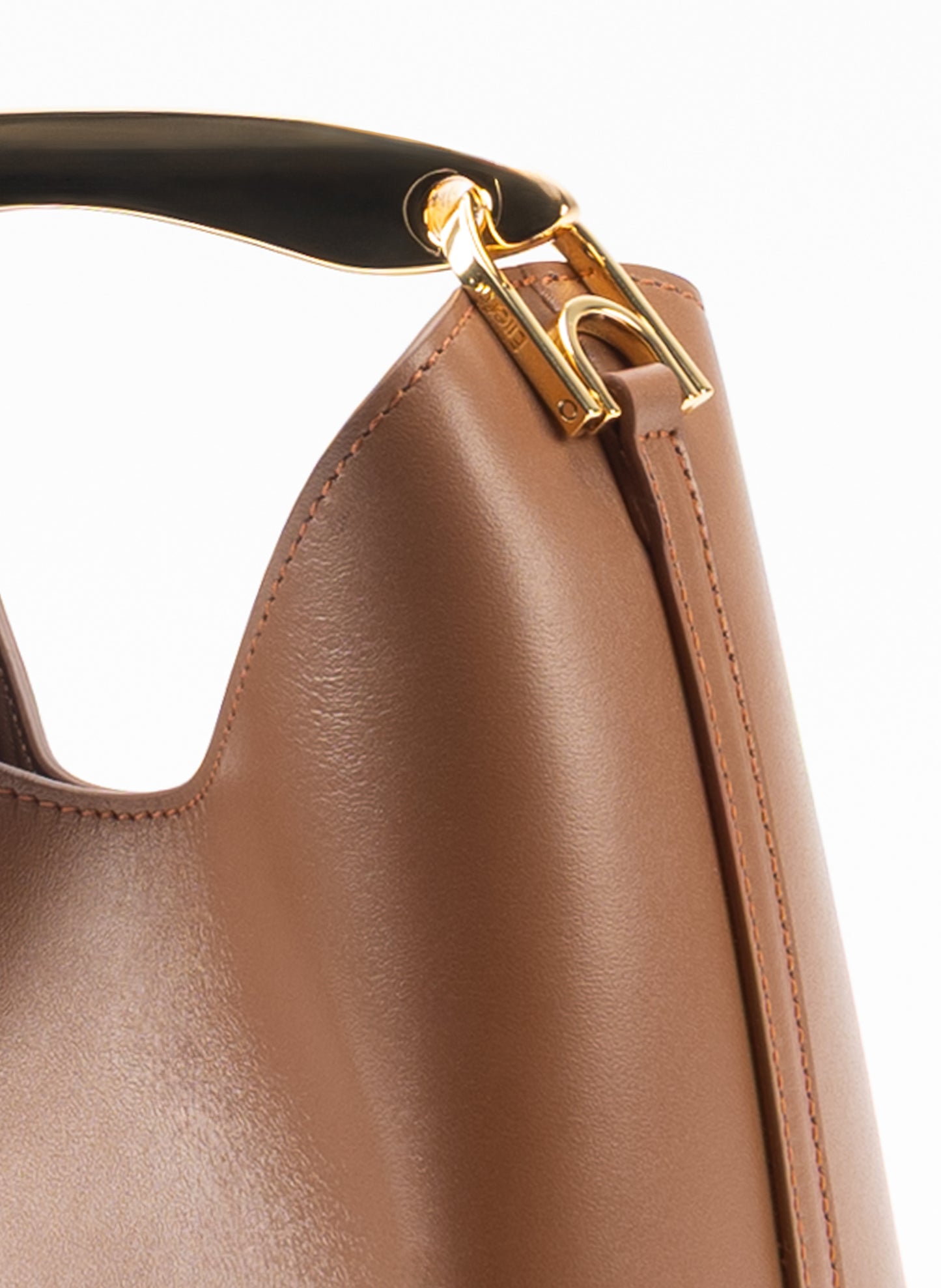 Small Boomerang Leather Cognac